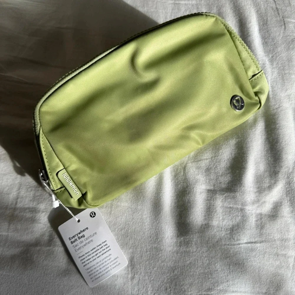🆕💚 Lululemon Everywhere Belt Bag Edamame Green